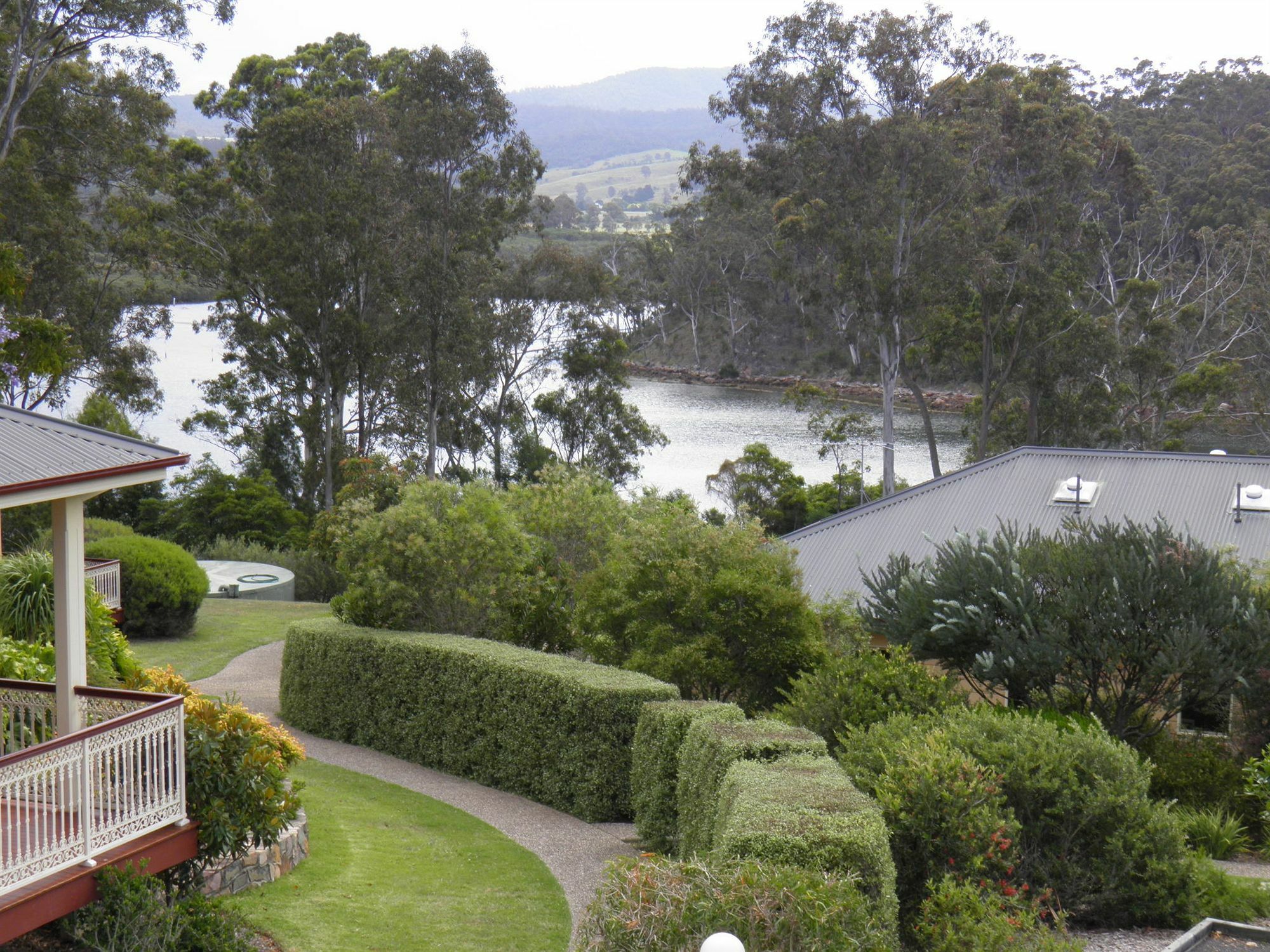 Robyn'S Nest Lakeside Resort Merimbula Extérieur photo